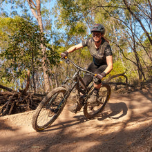 Load image into Gallery viewer, Women's All Mountain Raptor Jersey | Camo Green
