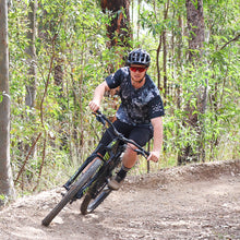 Load image into Gallery viewer, Men's All Mountain Raptor Jersey | Camo Black